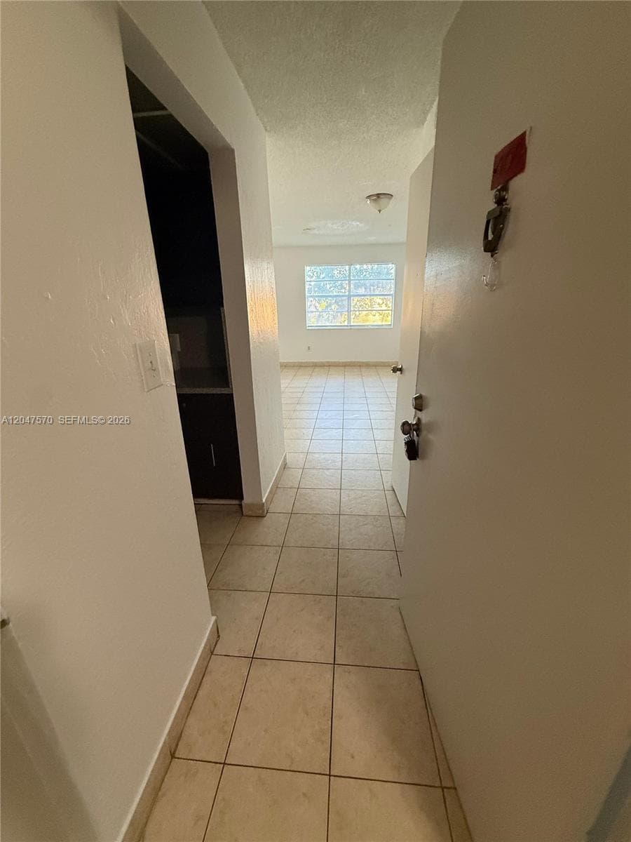 Condo en 1305 W 53rd St, Hialeah — foto 1