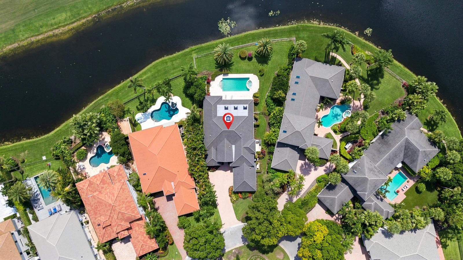 Single-family home at 173 N Village Way, Jupiter, FL