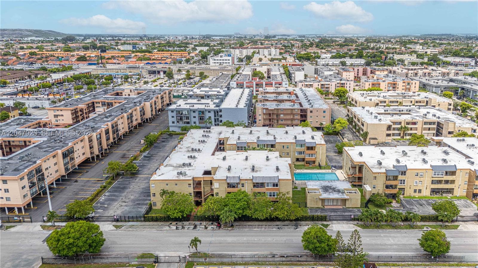 Condo en 6070 W 18th Ave, Hialeah — foto 3