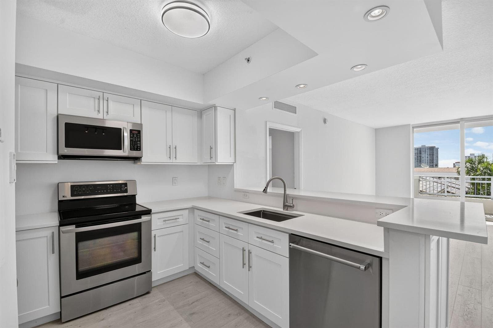 Condo at 403 S Sapodilla Avenue, West Palm Beach, FL