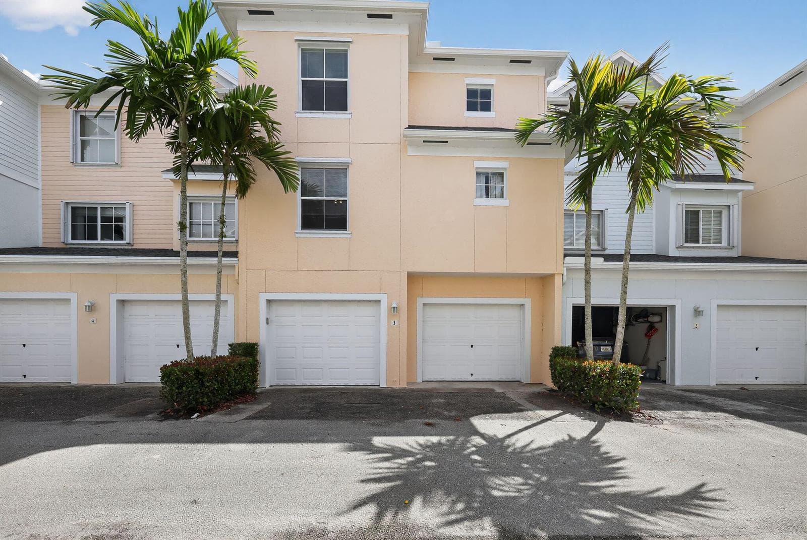 Home at 156 Aragon Way, Jupiter, FL