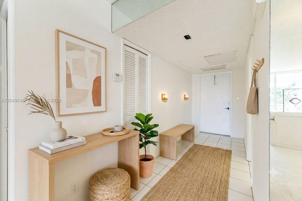 Condo at 605 Oaks Dr, Pompano Beach, FL