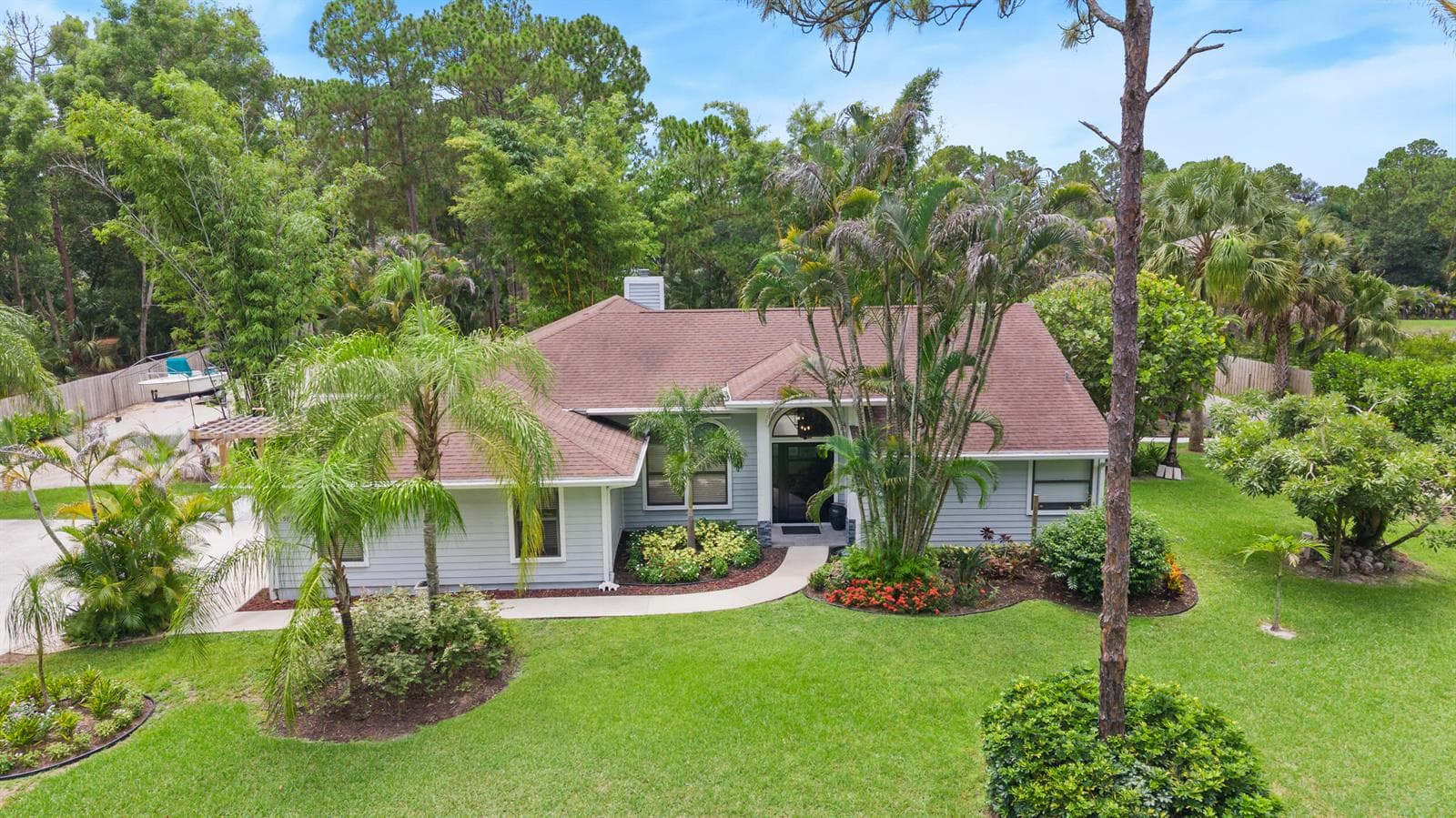 Single-family home at 15833 118th Trail N, Jupiter, FL