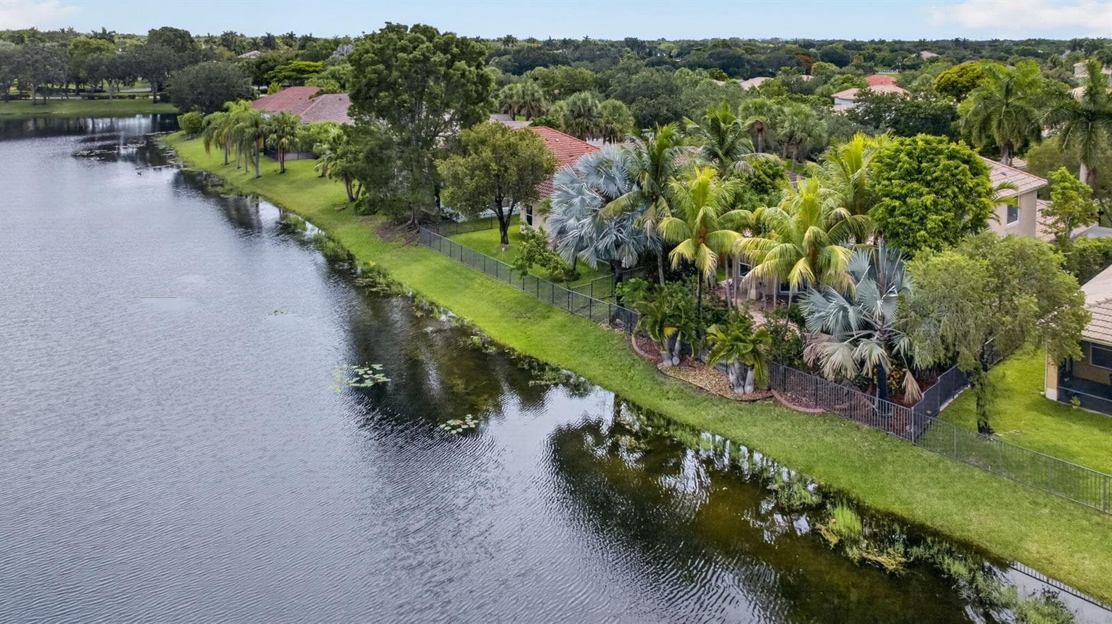 Single-family home at 6443 NW 110th Avenue, Parkland, FL