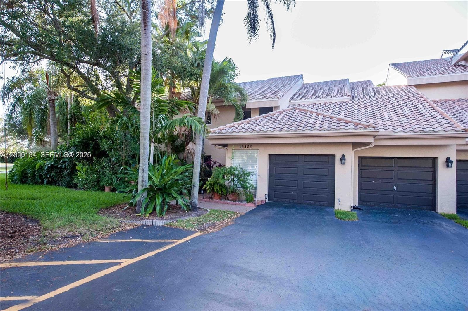 Townhouse at 16301 Malibu Dr, Weston, FL