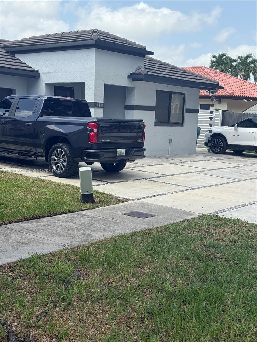 Single-family home at 14480 SW 112th St, Miami — photo 2