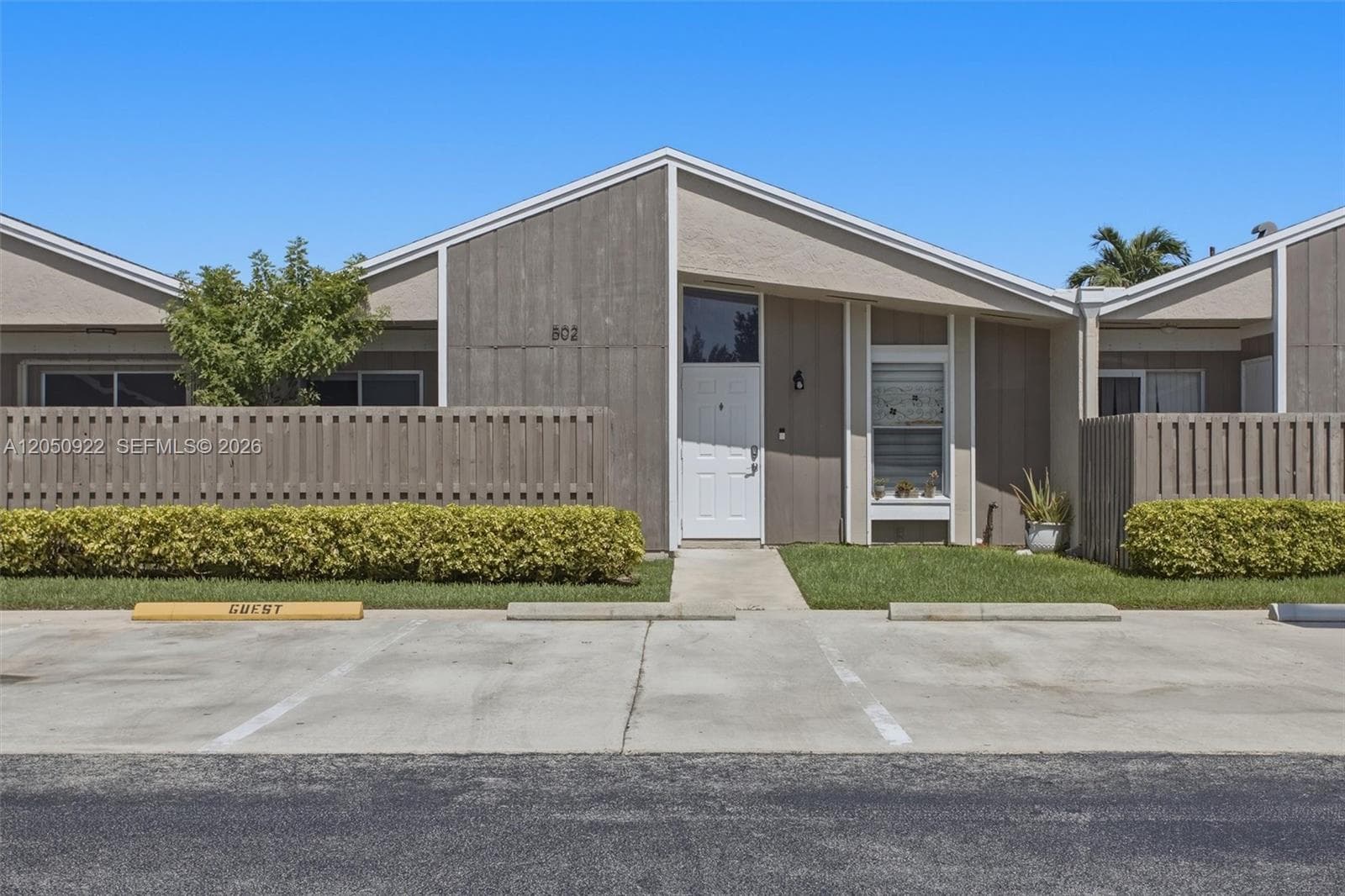Condo at 502 Woodgate Cir, Sunrise, FL