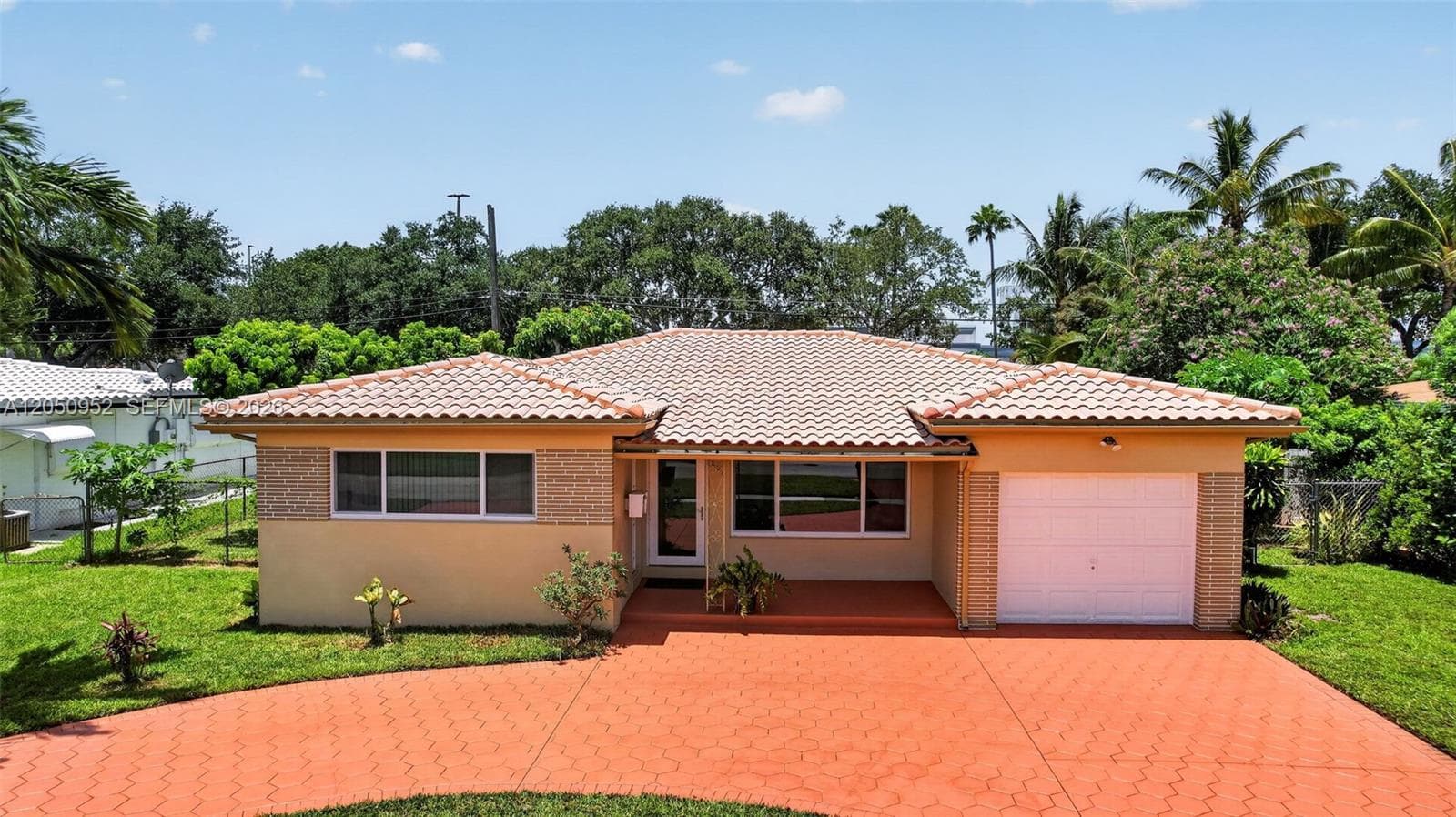 Single-family home at 206 N 32nd Ave, Hollywood, FL