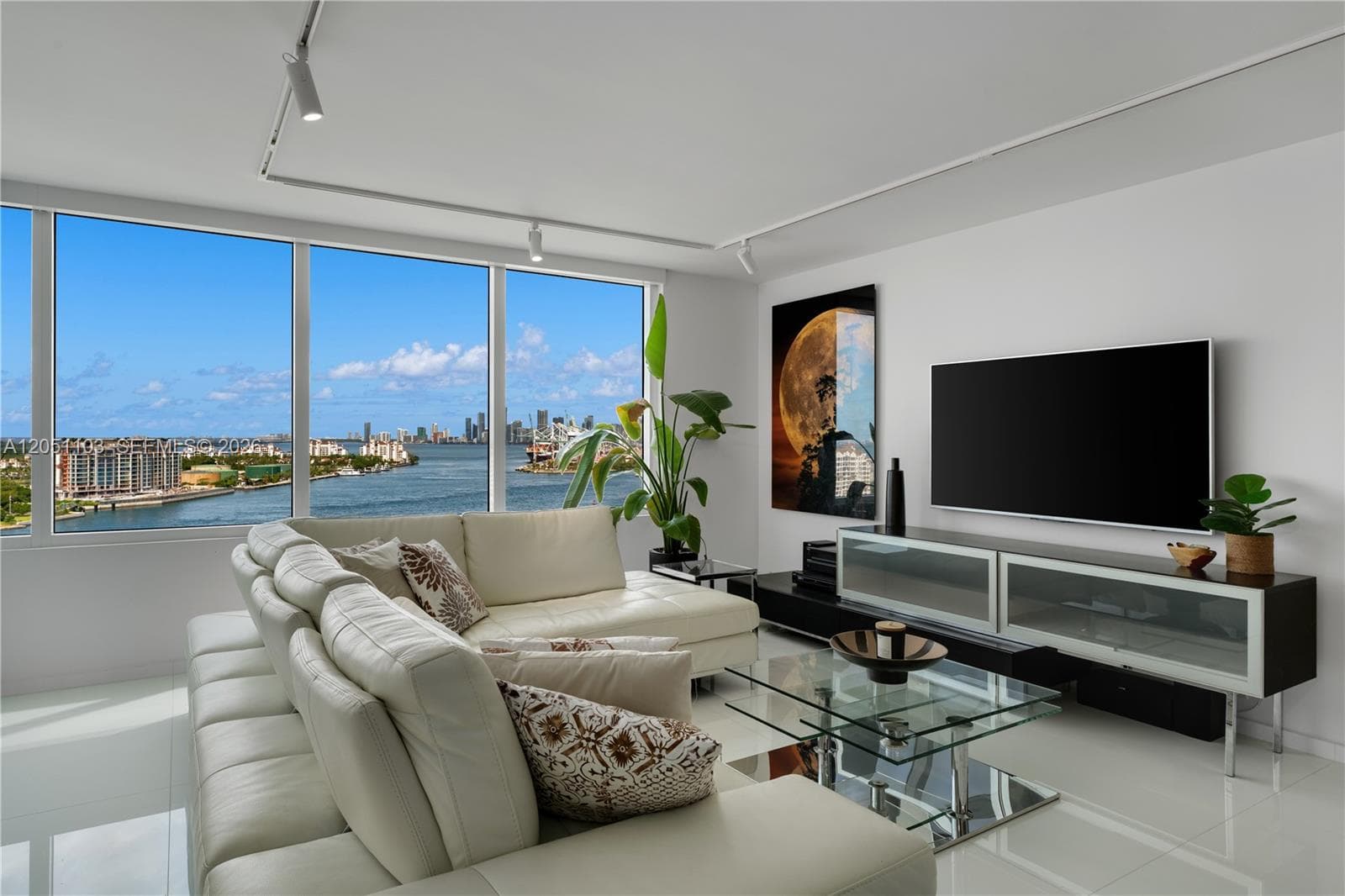 Condo at 400 S Pointe Dr, Miami Beach — photo 4