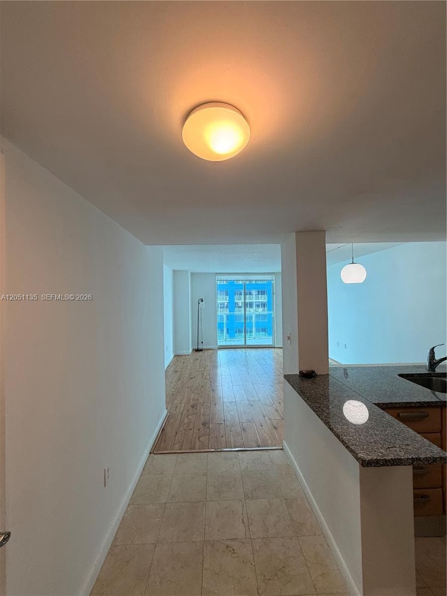 Condo at 2101 Brickell Ave, Miami — photo 2