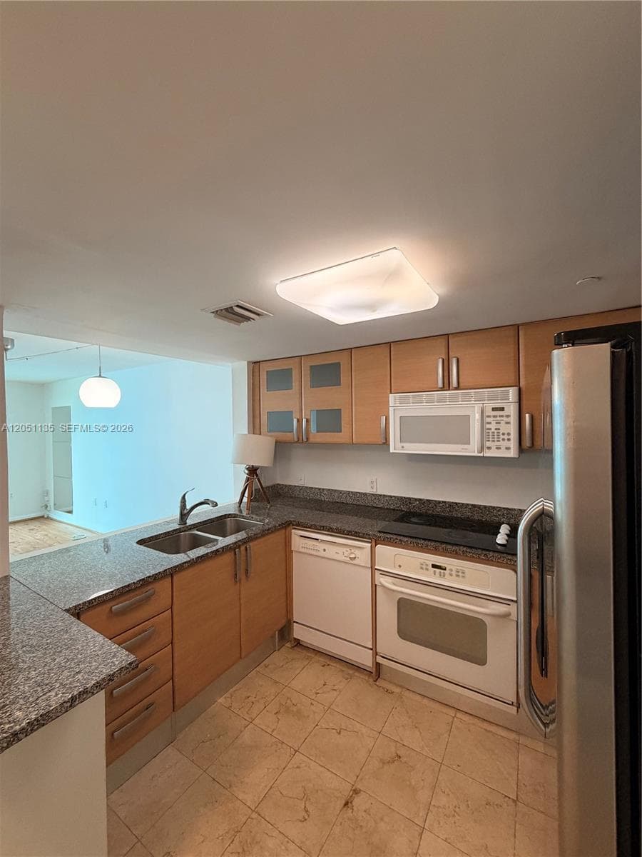 Condo at 2101 Brickell Ave, Miami — photo 1