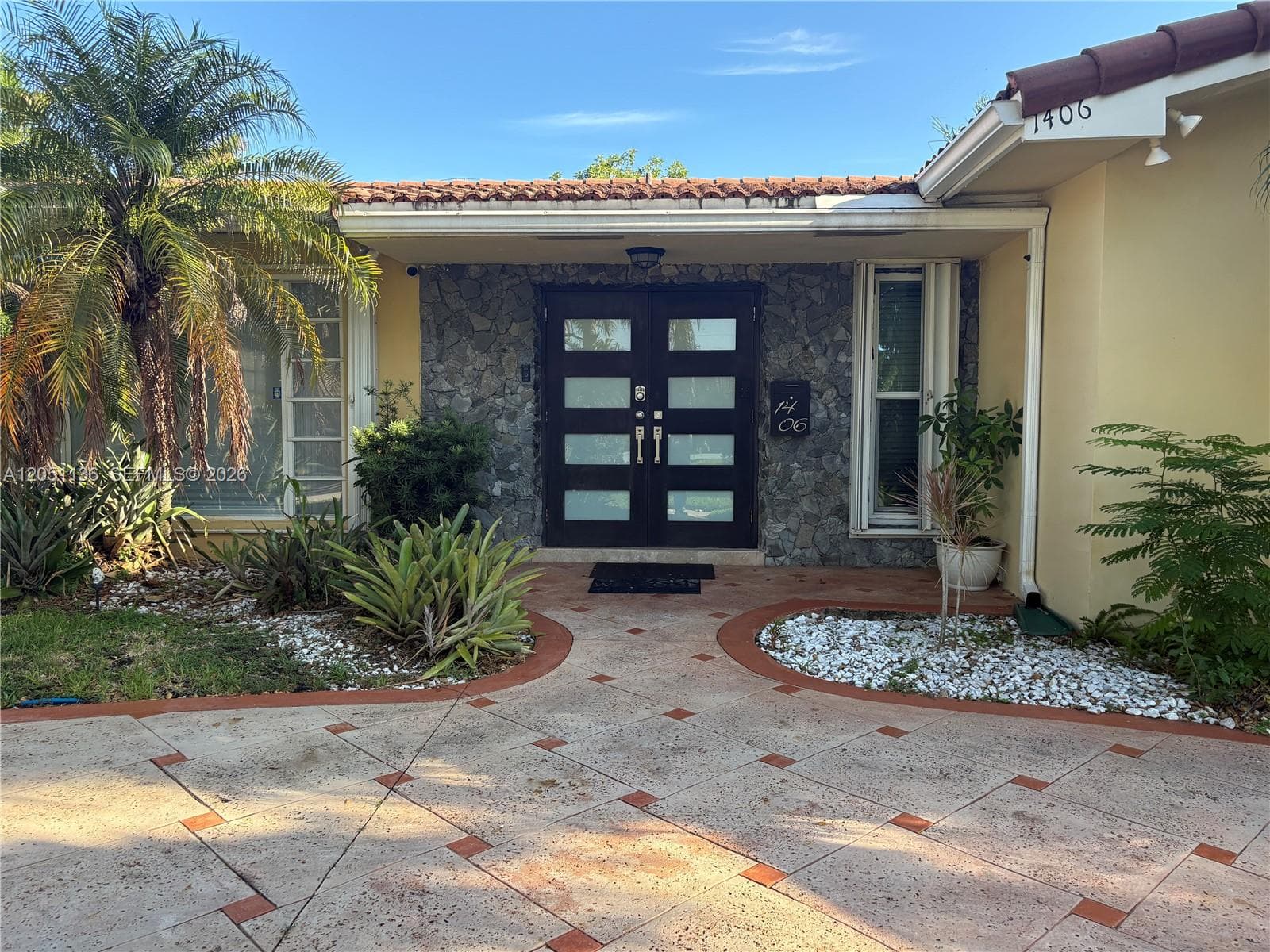 Single-family home at 1406 Coolidge St, Hollywood, FL