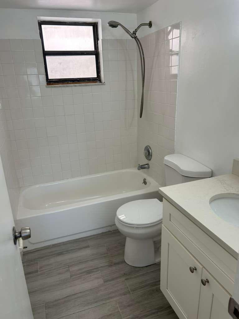 1081 Bathroom