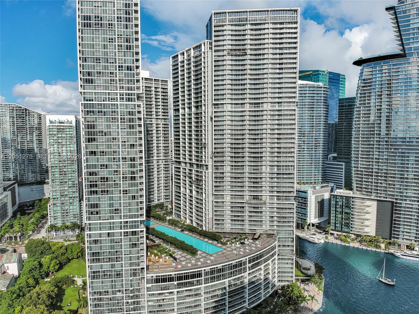 Condo at 475 Brickell Ave, Miami — photo 1