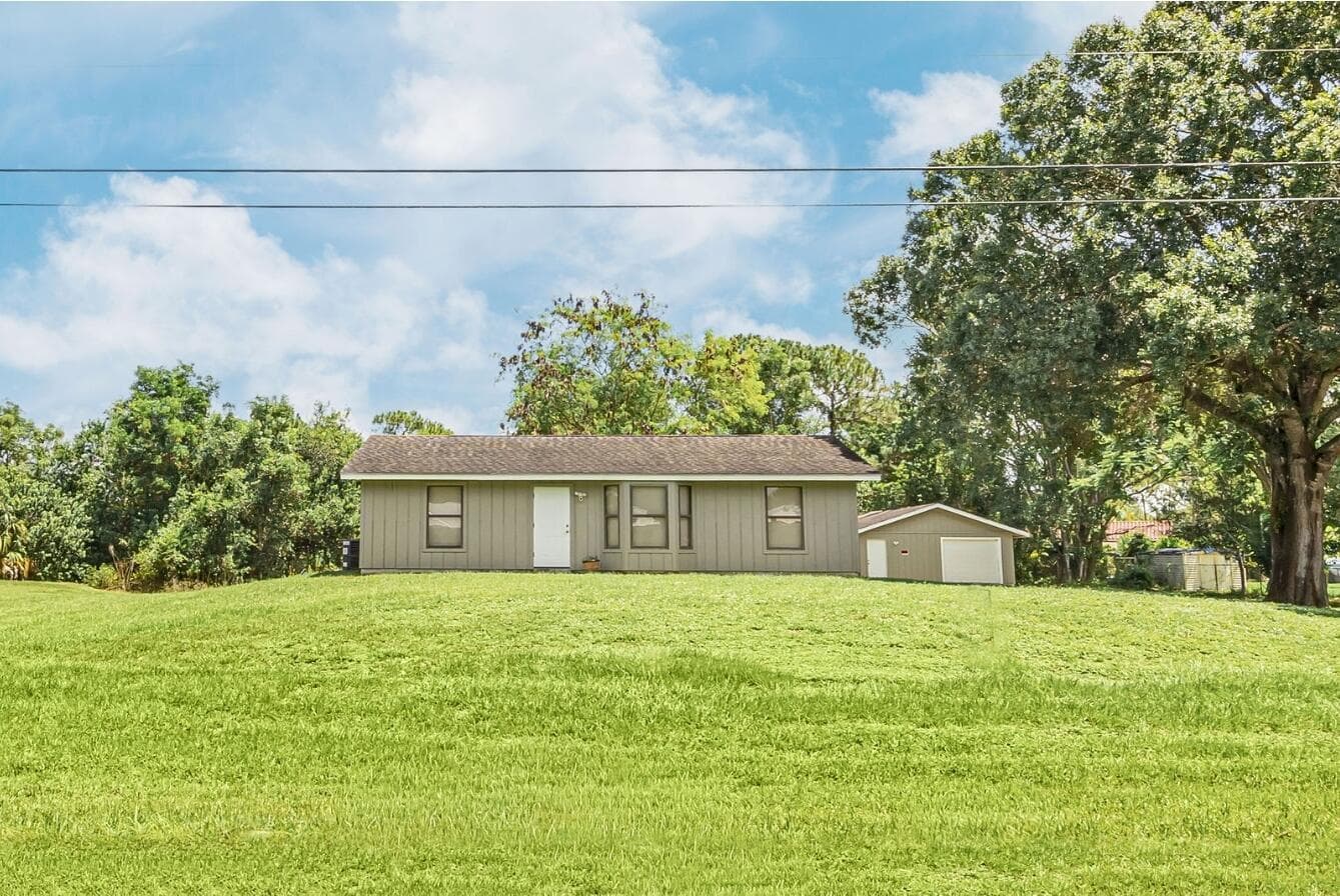 Single-family home at 18565 47th Court N, Loxahatchee, FL