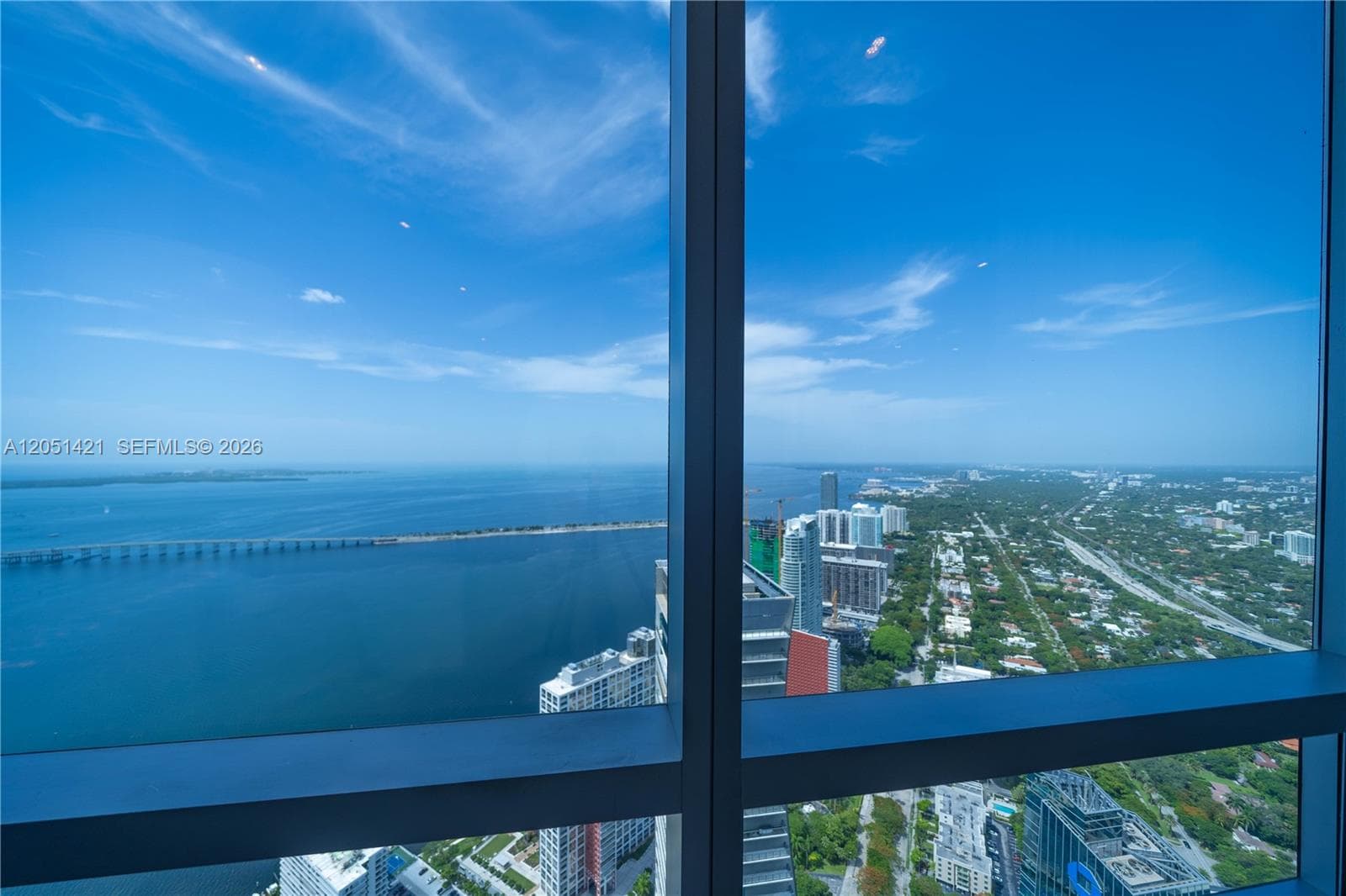 Condo en 1425 Brickell Ave, Miami — foto 2