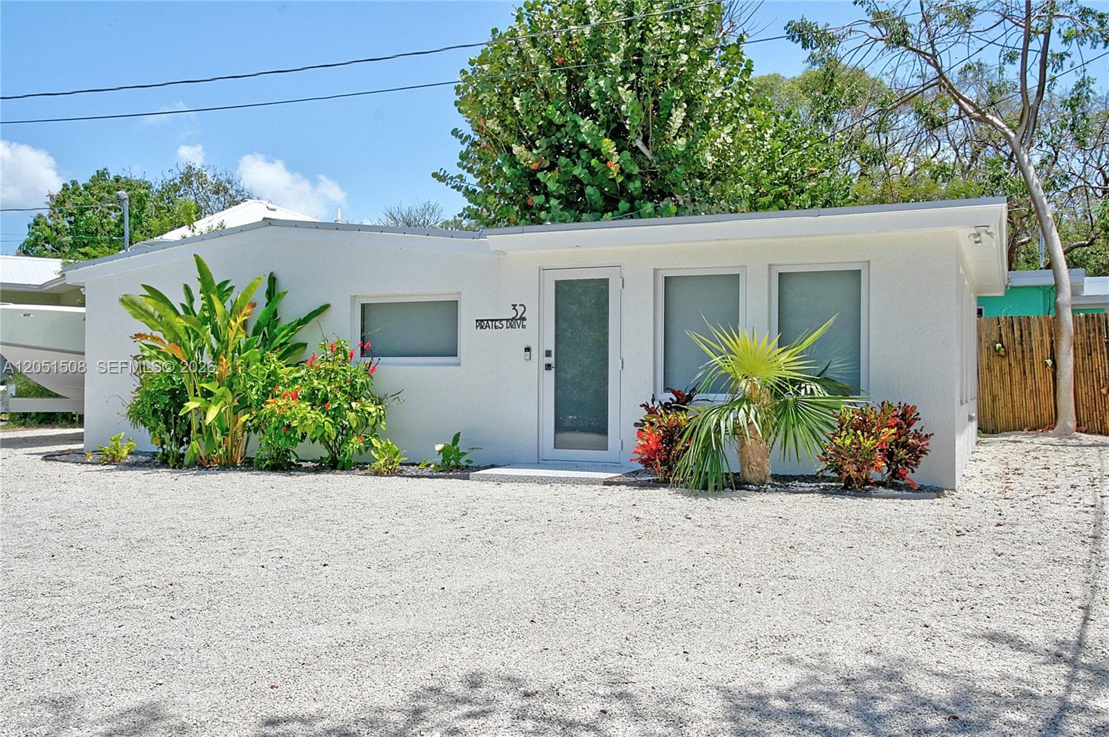 Single-family home at 32 Pirates Dr, Key Largo — photo 1