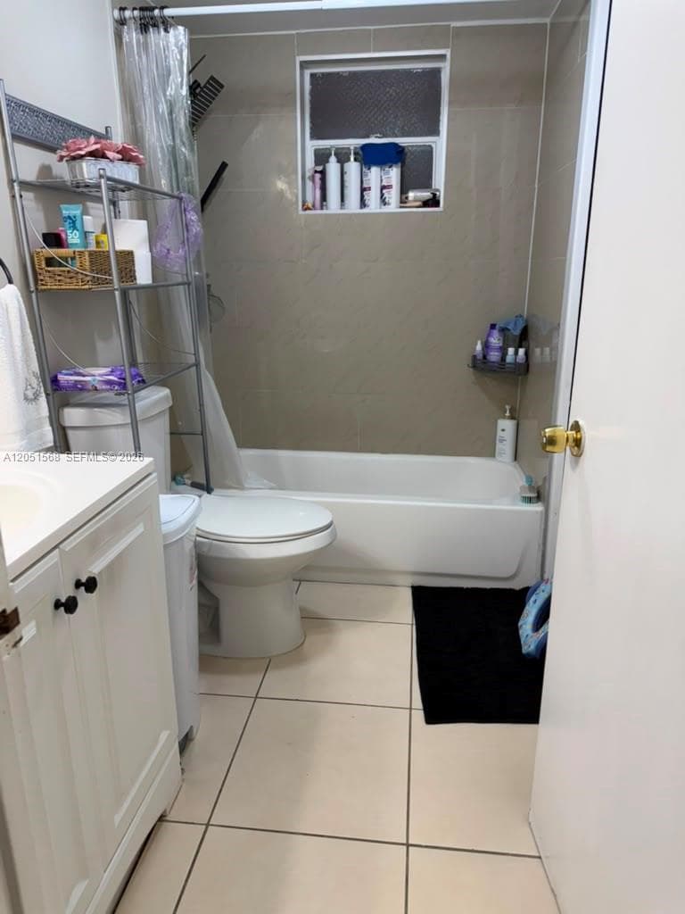 Condo at 1630 W 46th St, Hialeah — photo 3