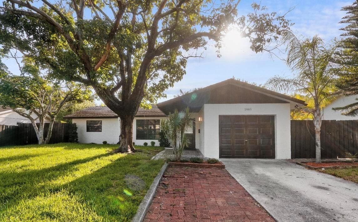 Single-family home at 1661 NW 1st Avenue, Pompano Beach, FL