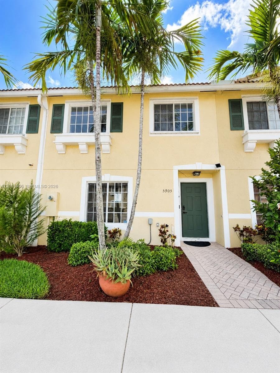 Townhouse at 5905 Manchester Way, Tamarac, FL