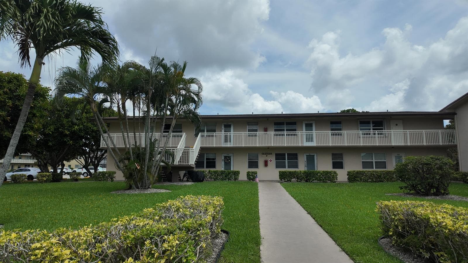 Condo at 326 Chatham P, West Palm Beach, FL