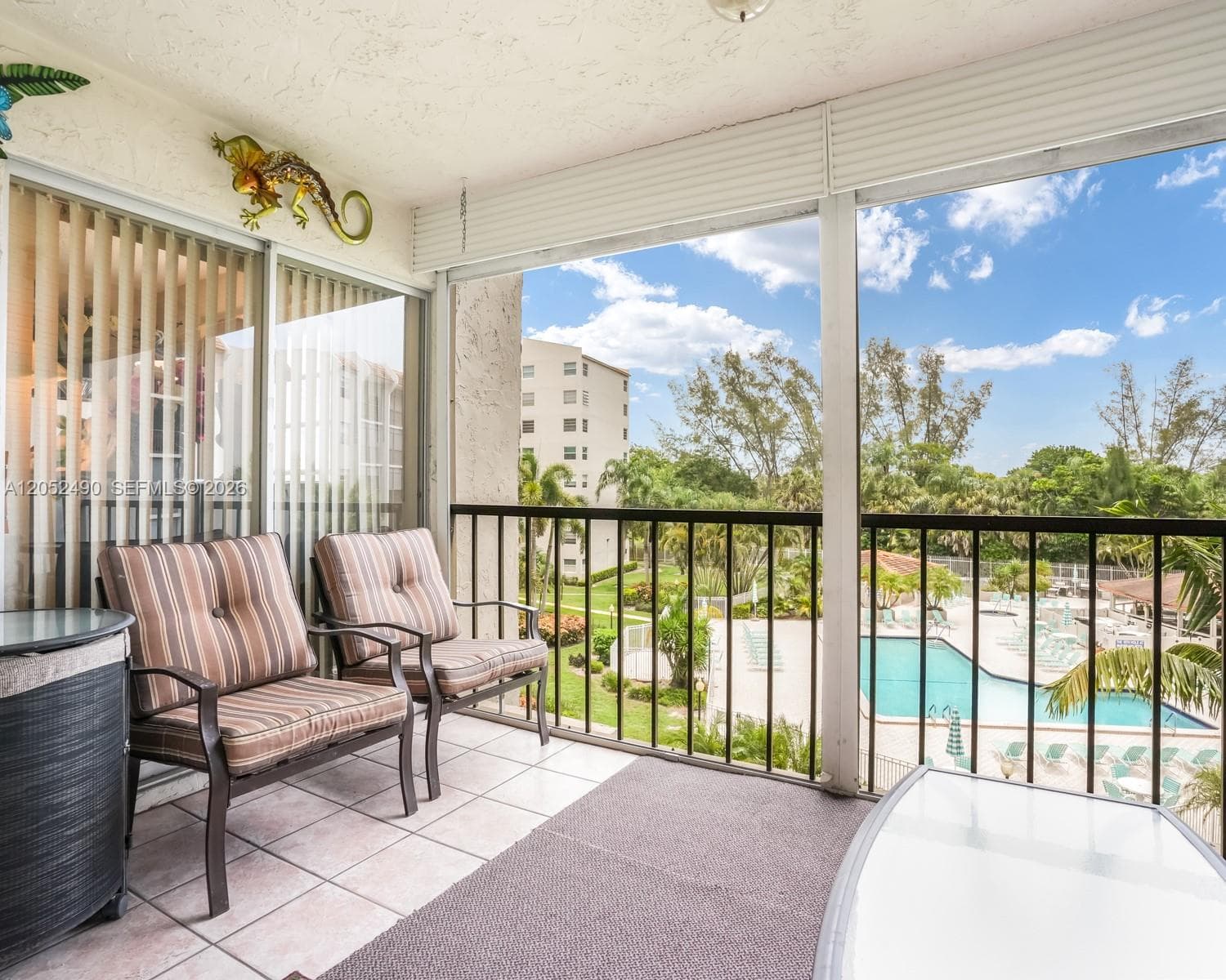 Condo en 3930 Inverrary Blvd, Lauderhill — foto 1