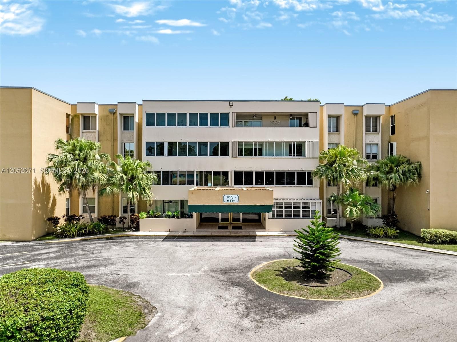 Condo at 6861 SW 147th Ave, Miami — photo 2