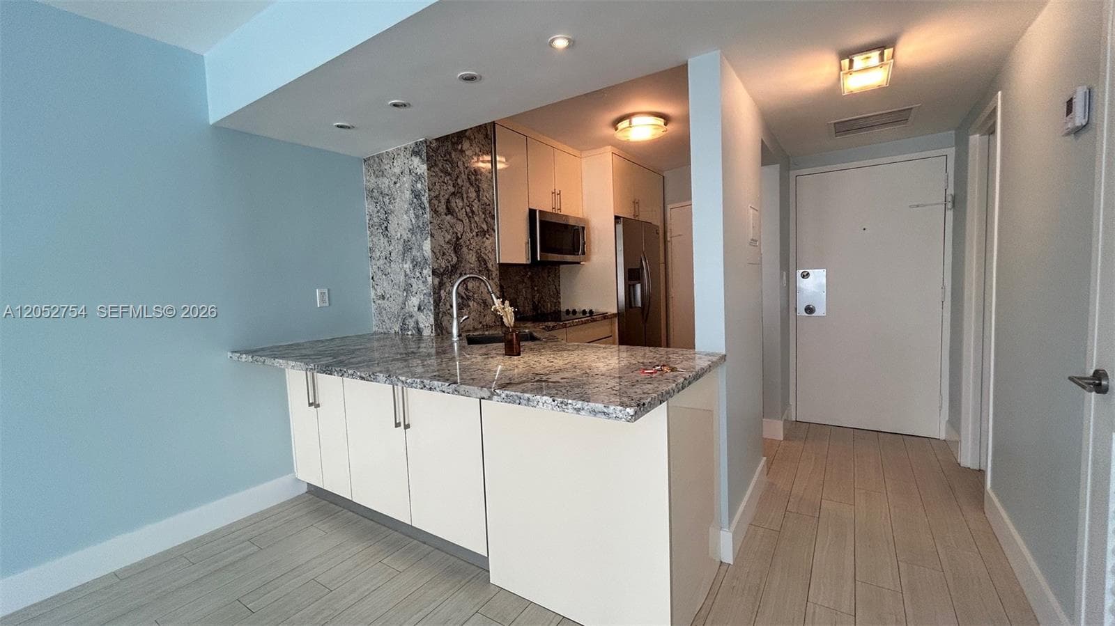 Condo at 2899 Collins Ave, Miami Beach — photo 3