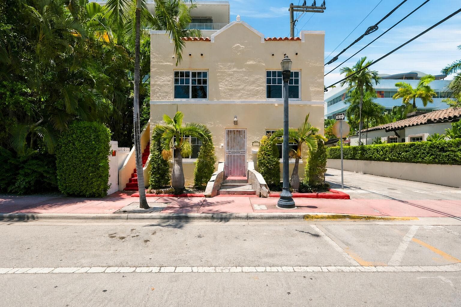 Single-family home at 927 4th Street, Miami, FL