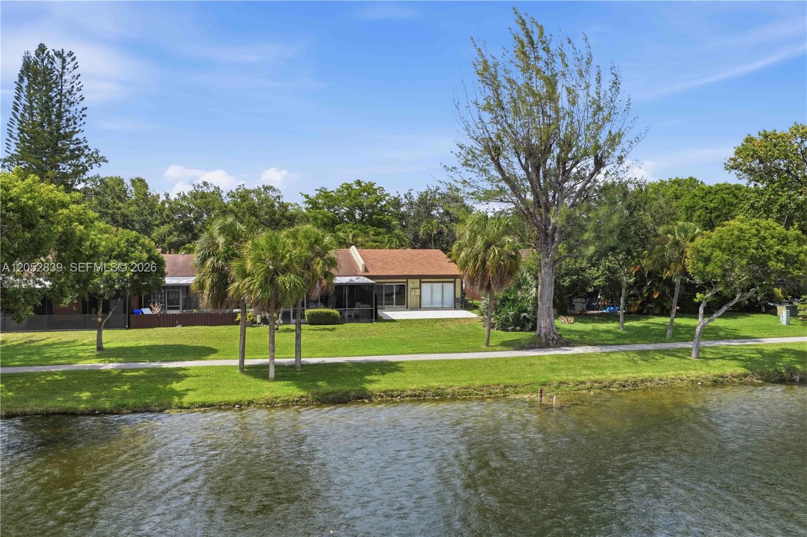Townhouse at 10680 Cherry Ave, Pembroke Pines — photo 2