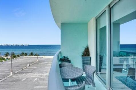 Condo en 3901 S Ocean Dr, Hollywood — foto 1