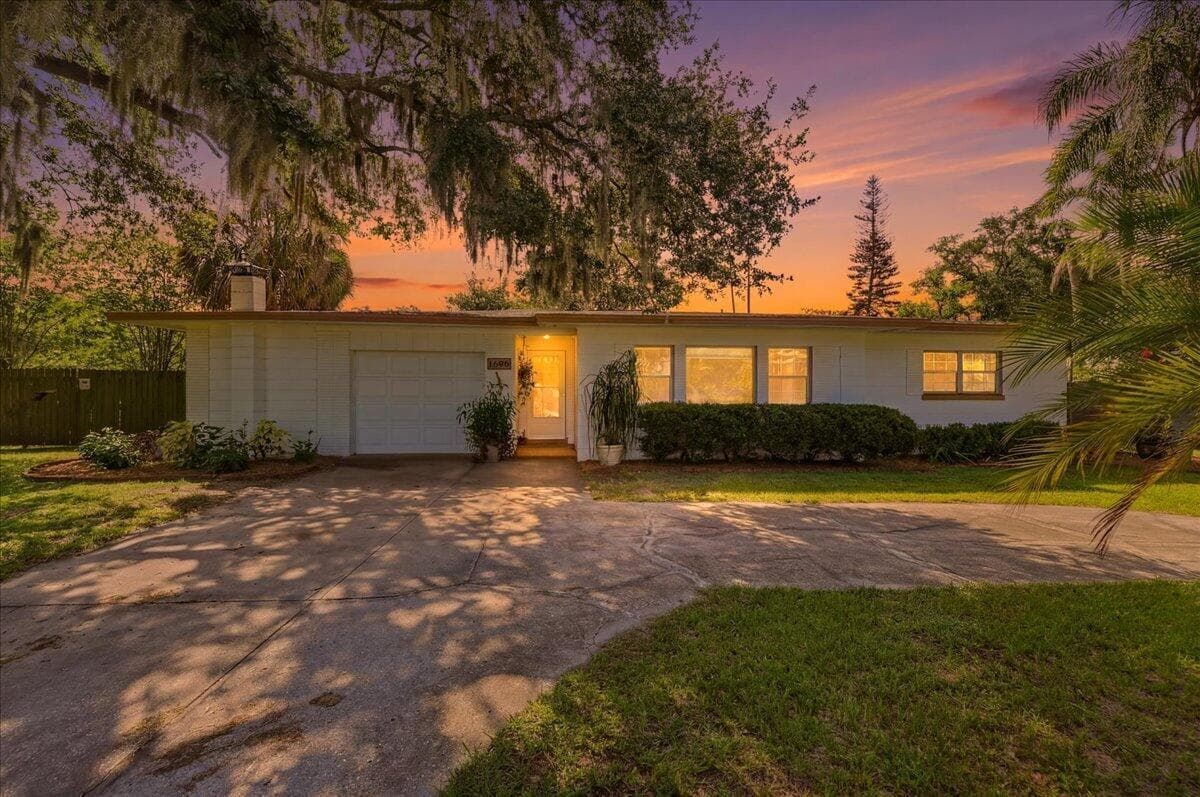 Single-family home at 1408 NEW JERSEY Road, Lakeland, FL