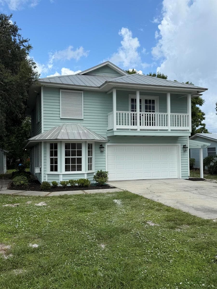 Single-family home at 180 8th Court, Vero Beach, FL