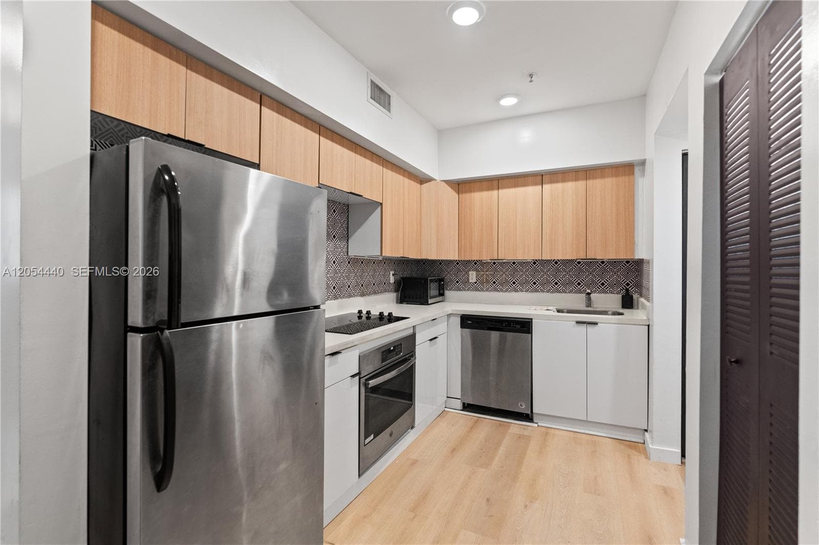 Condo at 810 7th, Miami Beach — photo 1