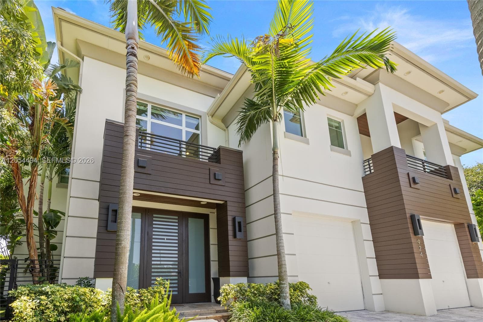 Single-family home at 924 Evergreen Dr, Delray Beach — photo 1