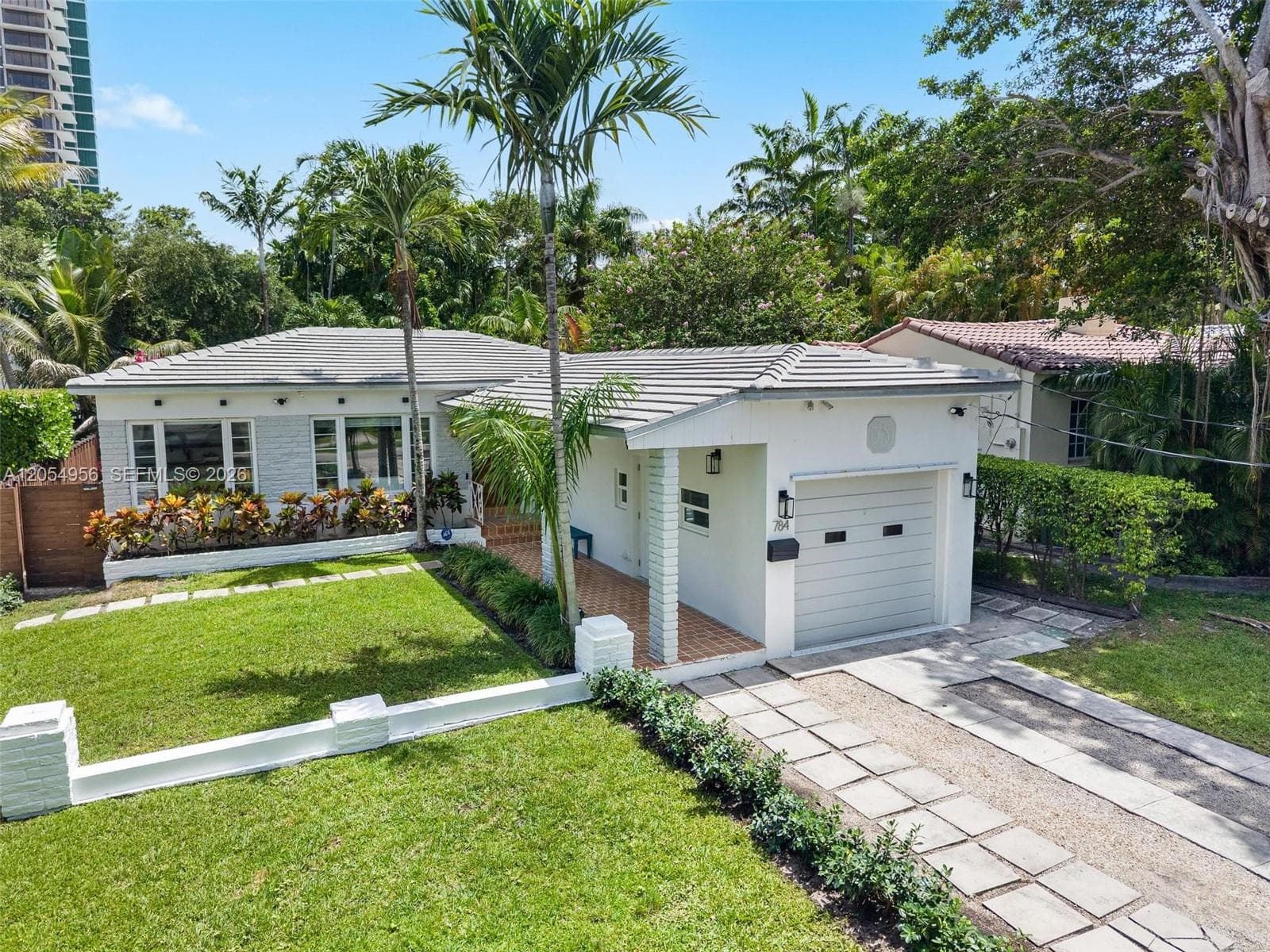 Single-family home at 784 NE 71st St, Miami — photo 1