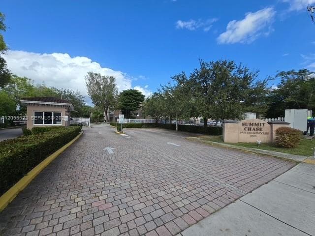 Condo at 8405 NW 8th St, Miami — photo 2