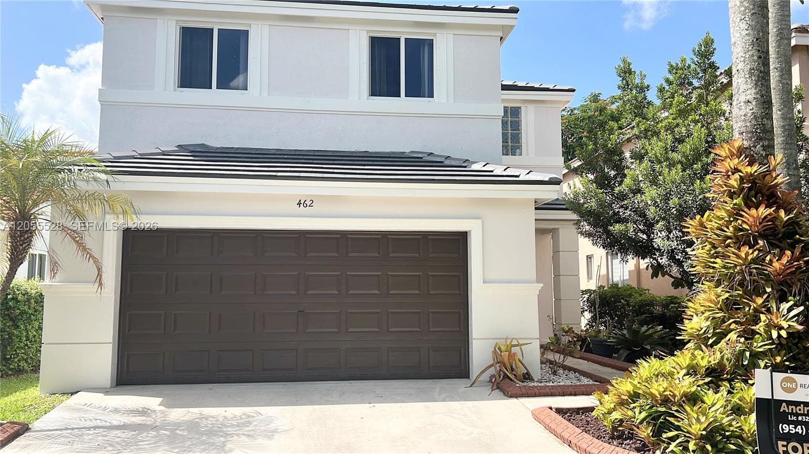 Single-family home at 462 Fishtail Ter, Weston — photo 2