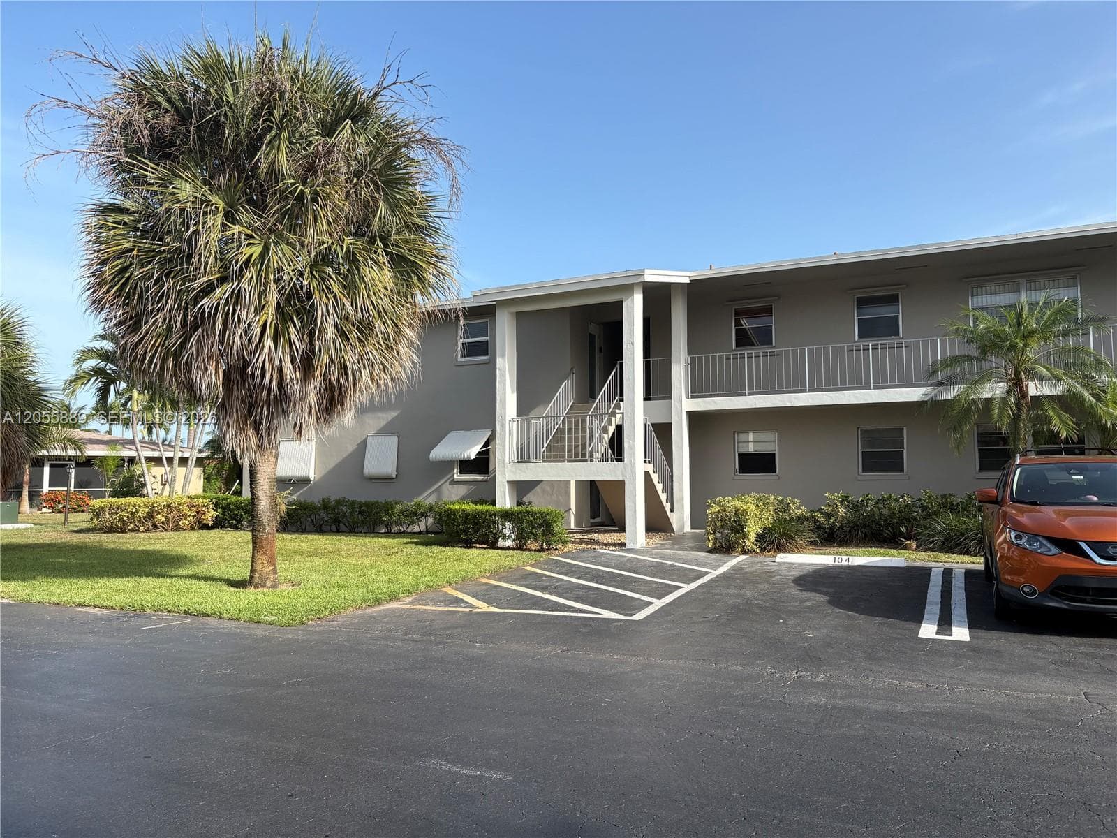 Condo at 306 S Circle Dr S, Boynton Beach, FL