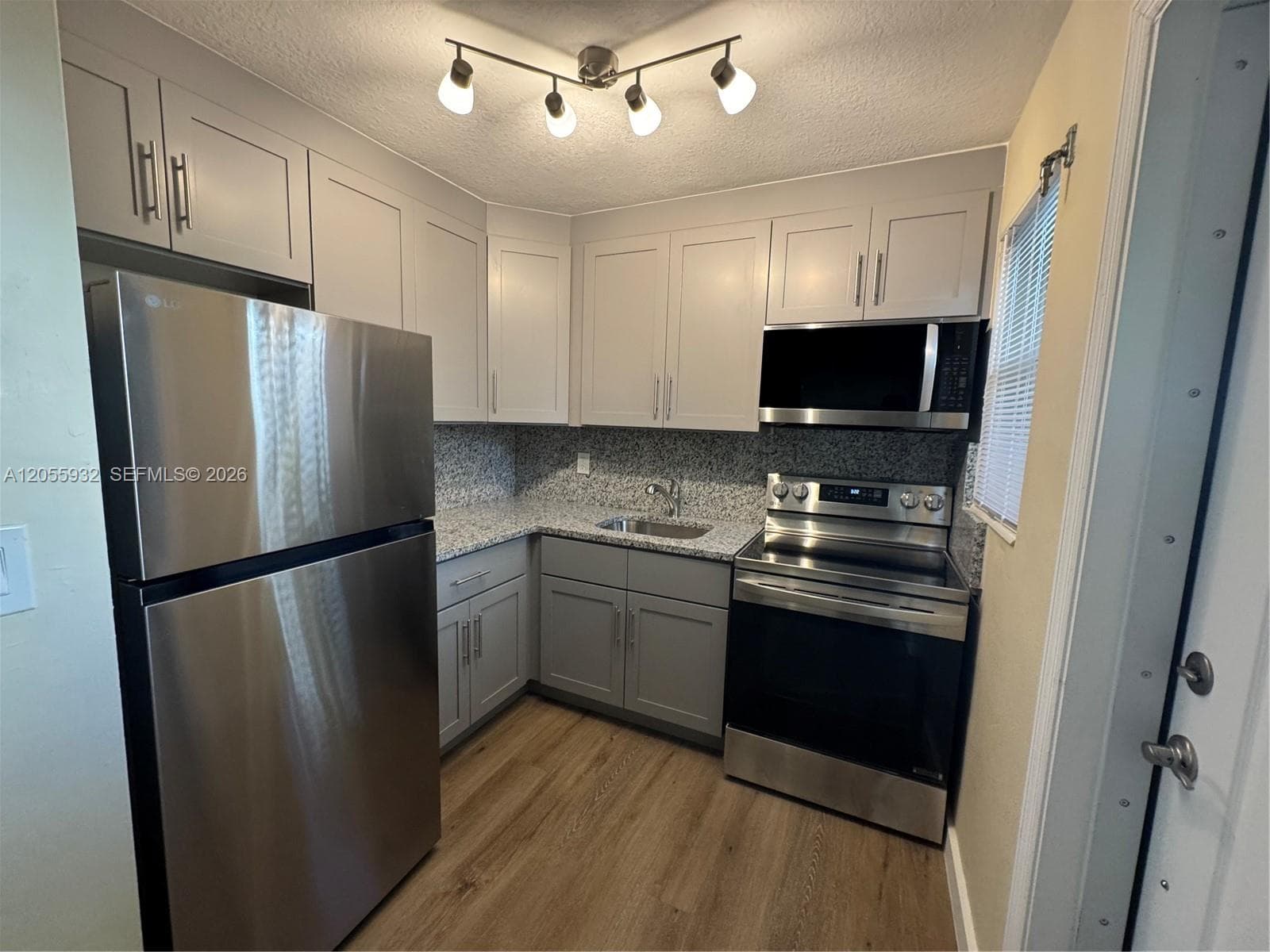 Co-op at 707 S 19th Ave, Hollywood — photo 1