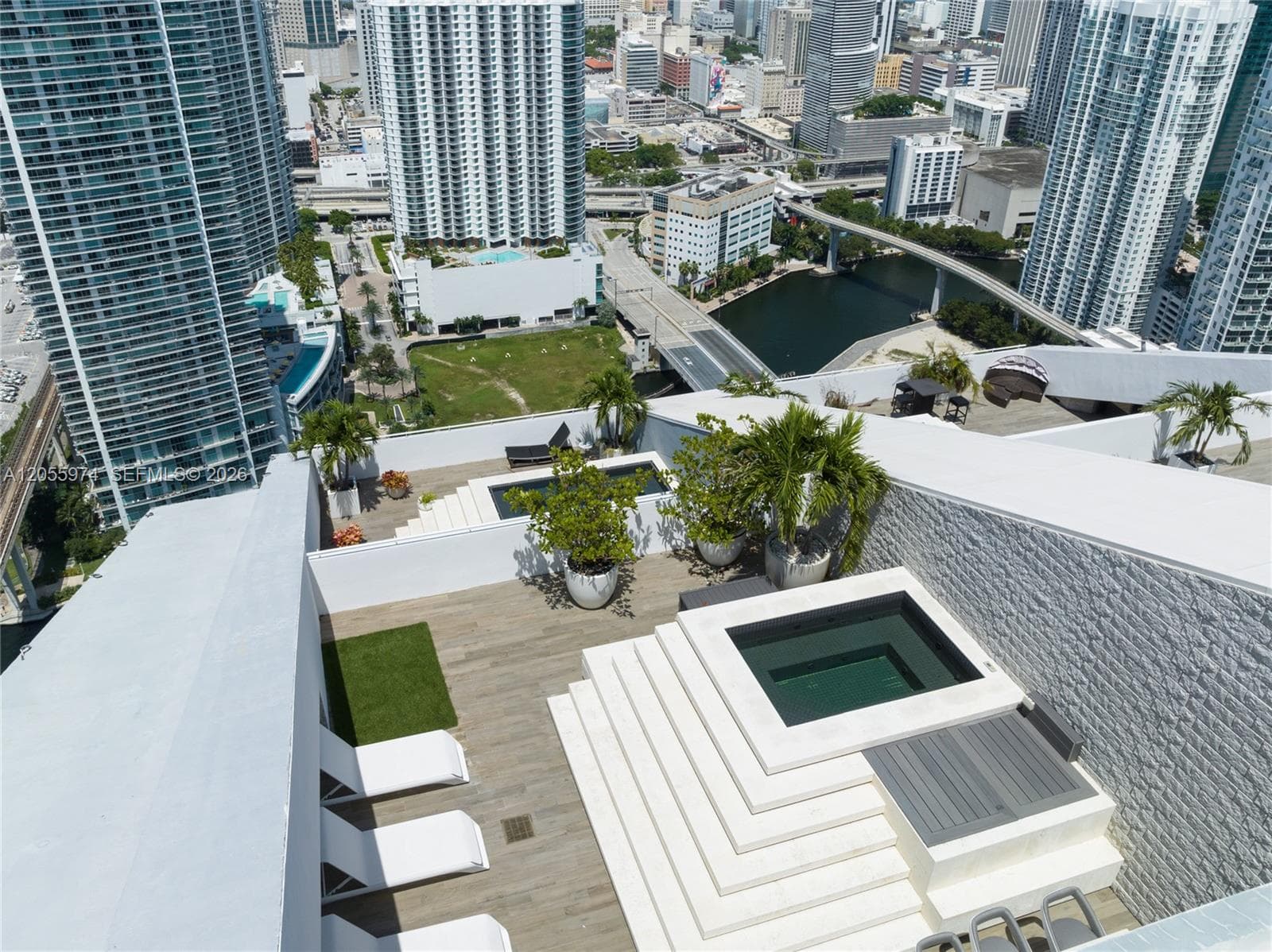 Condo at 88 SW 7th St, Miami, FL