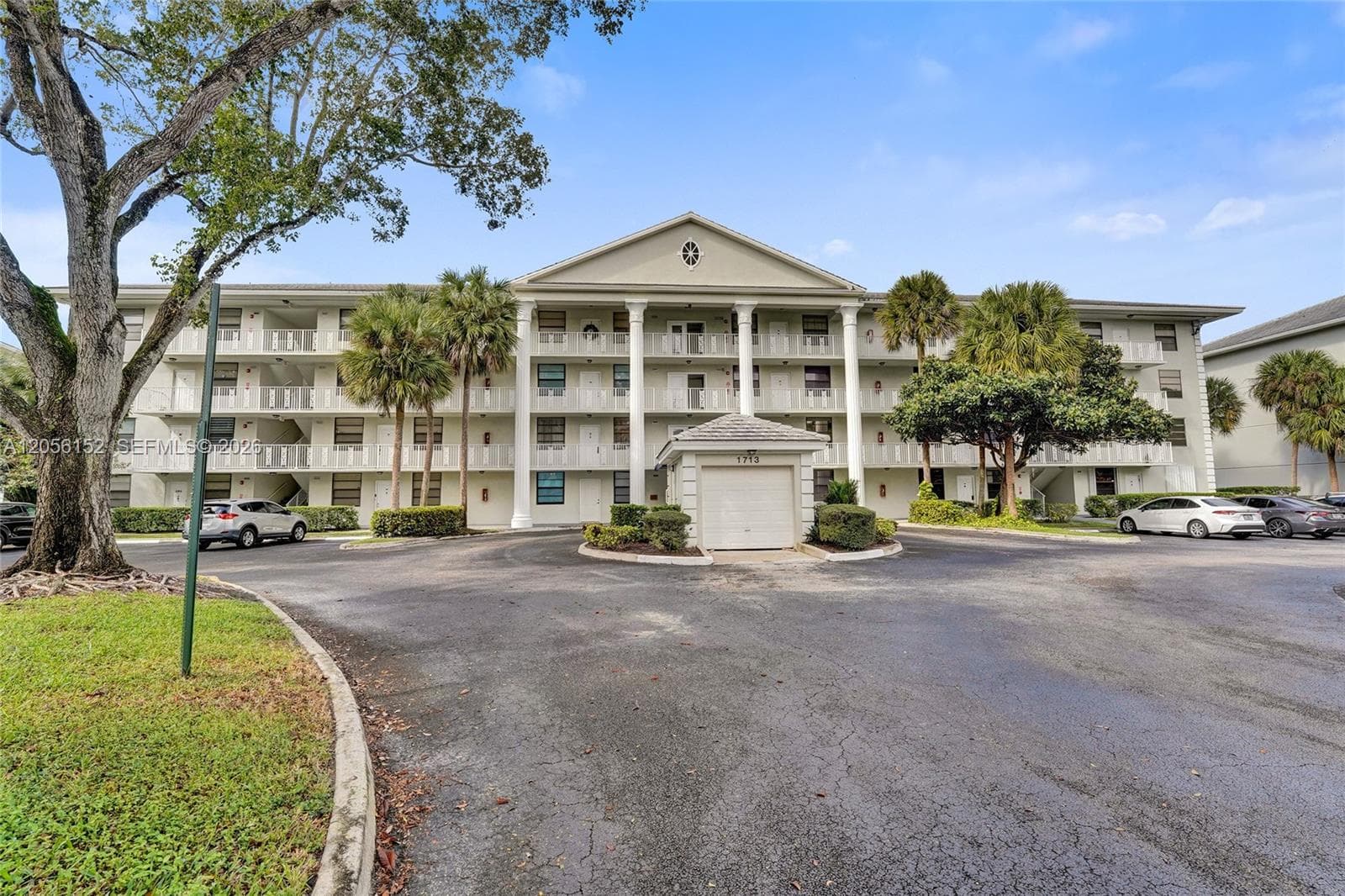 Condo at 1713 Whitehall Dr, Davie — photo 2