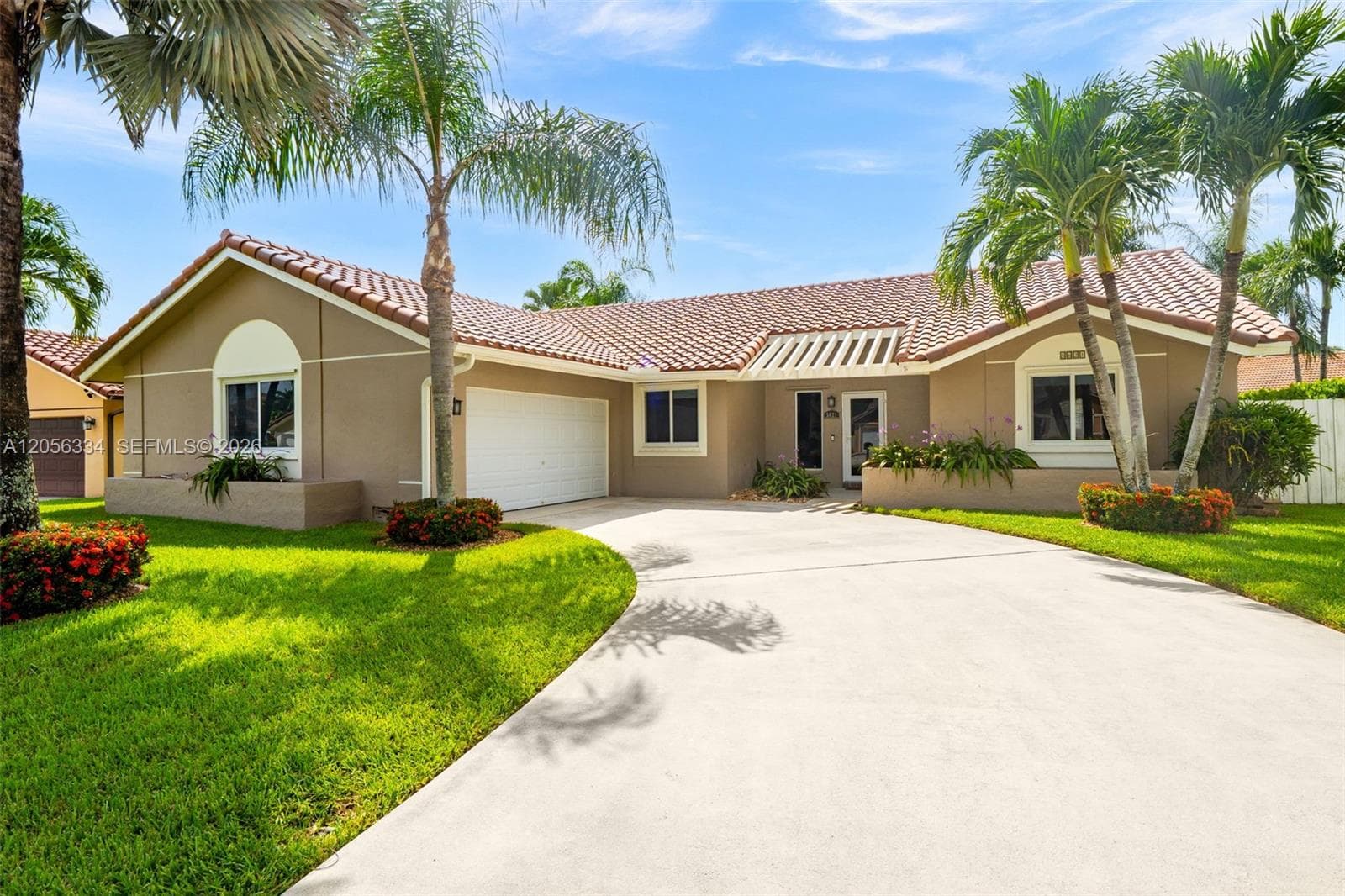 Single-family home at 5621 Thornbluff Ave, Davie — photo 2