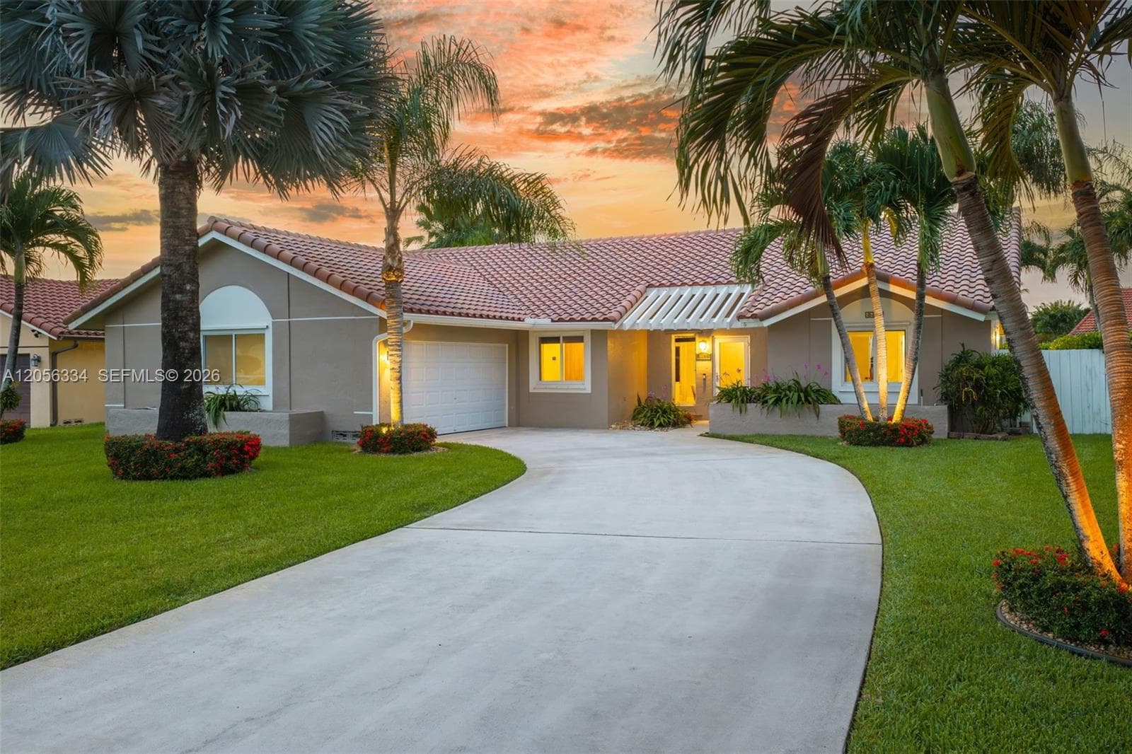 Single-family home at 5621 Thornbluff Ave, Davie — photo 1