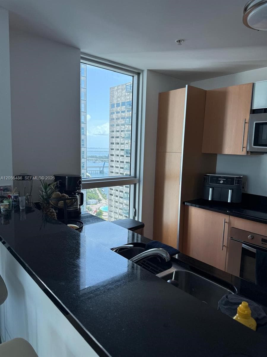 Condo at 300 S Biscayne Blvd, Miami — photo 3