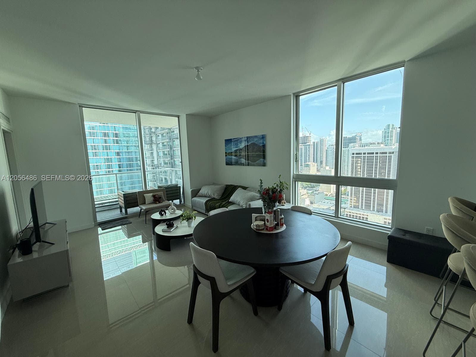 Condo at 300 S Biscayne Blvd, Miami — photo 1