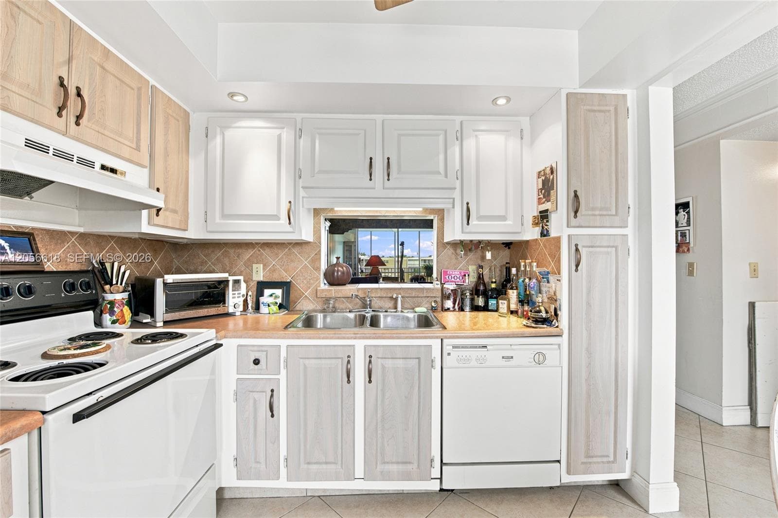 Condo at 1025 SE 2nd Ave, Dania Beach — photo 3