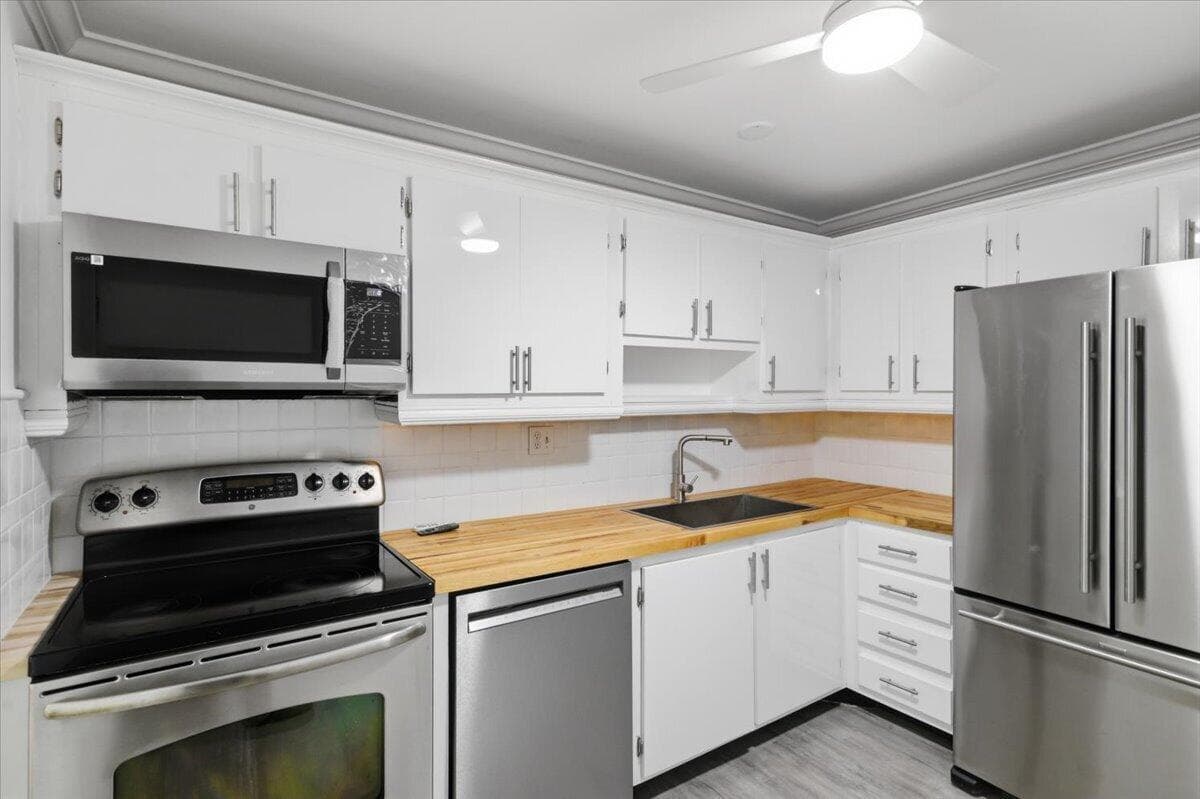 Condo at 6301 N UNIVERSITY Drive, Tamarac, FL