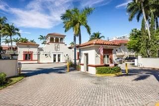 Townhouse at 6709 N Kendall Dr, Pinecrest — photo 2