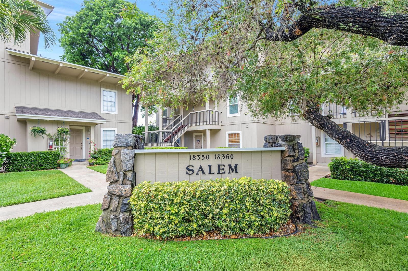 Condo at 18350 SE WOOD HAVEN Lane, Jupiter, FL